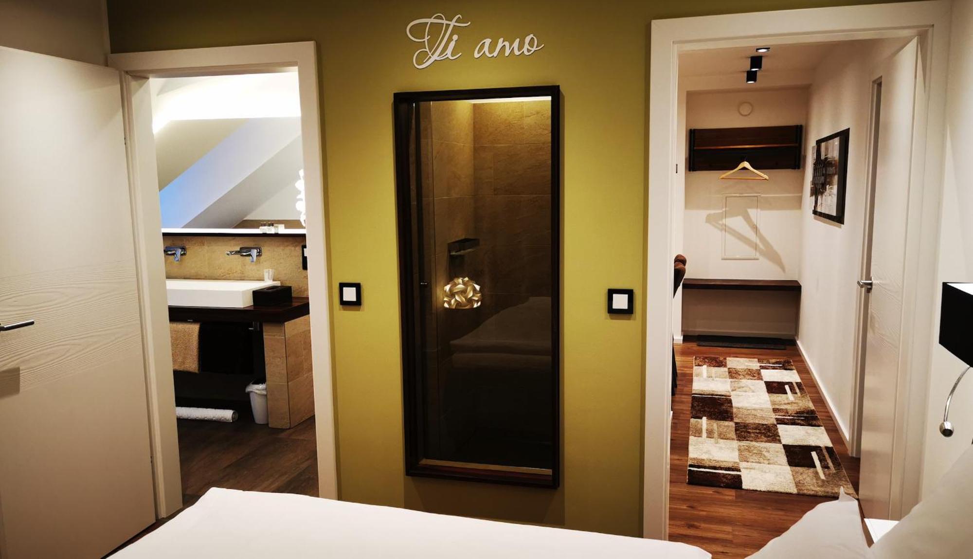 Luxor City Apartments เลียนซ์ ภายนอก รูปภาพ