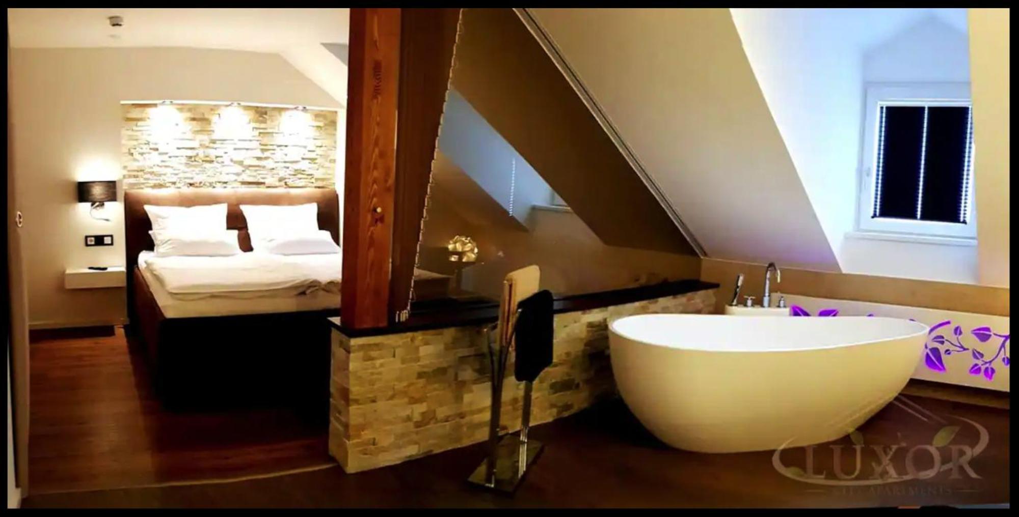 Luxor City Apartments เลียนซ์ ภายนอก รูปภาพ