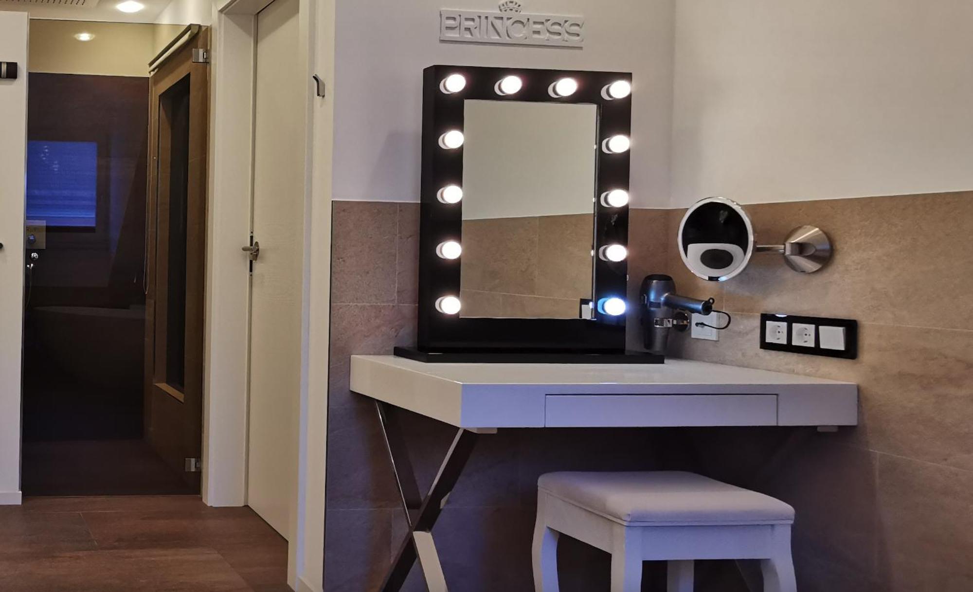 Luxor City Apartments เลียนซ์ ห้อง รูปภาพ