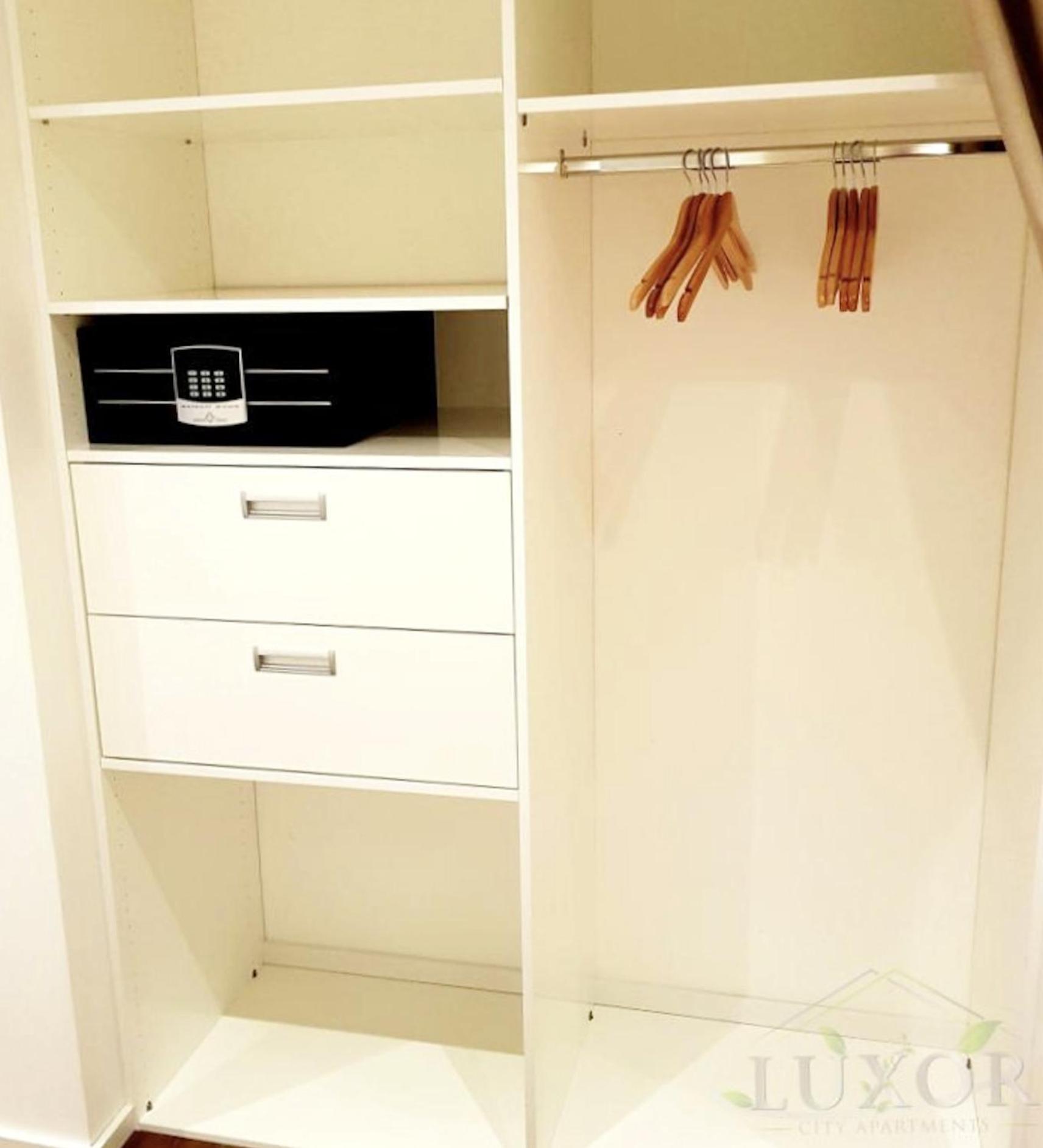 Luxor City Apartments เลียนซ์ ภายนอก รูปภาพ