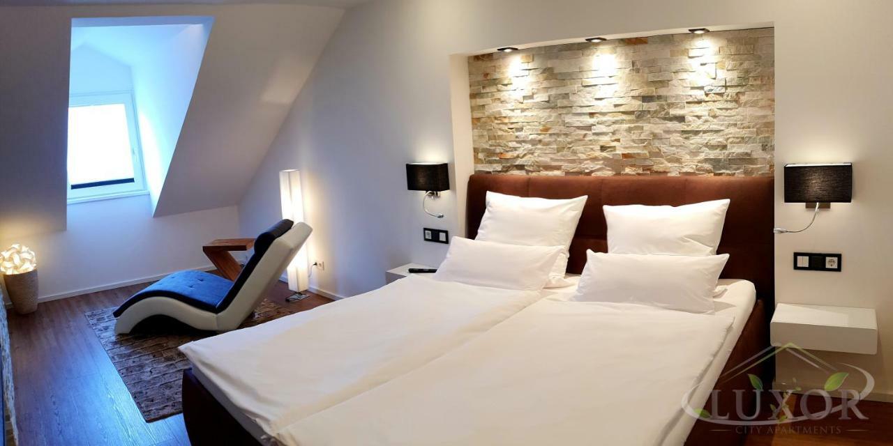 Luxor City Apartments เลียนซ์ ภายนอก รูปภาพ